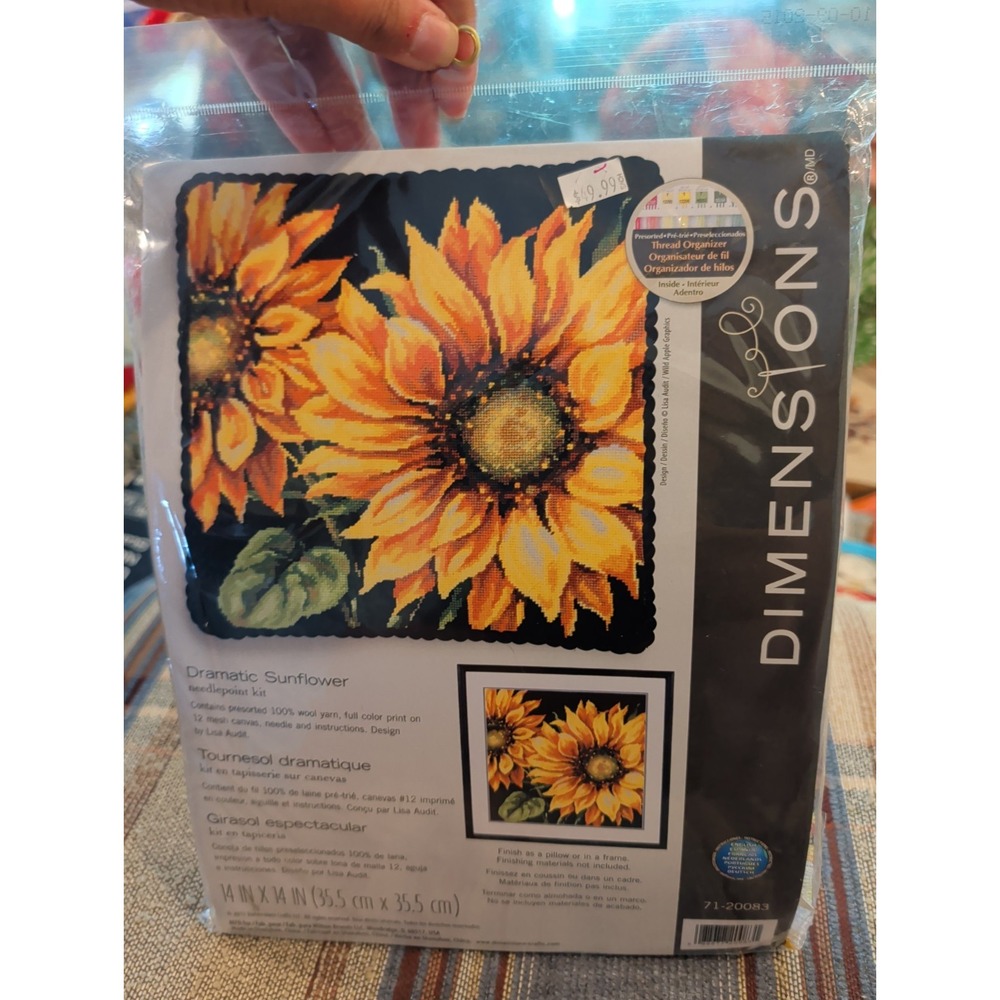 New Dimensions Needlepoint Pillow Kit 71-20083 Dramatic Sunflower 14 X 14"